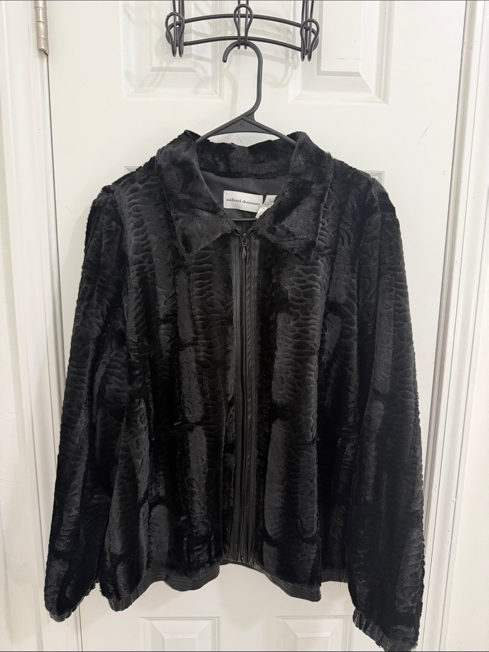 Alfred Dunner Black Plush Zip Jacket with Soft Texture Size 20